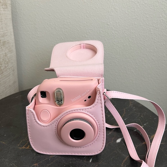 Fujifilm Instax Mini 12 Instant Film Camera (Blossom Pink) - Picture 3 of 10